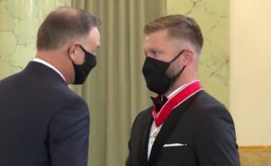 Prezydent Andrzej Duda uhonorowal Jakuba Blaszczykowskiego Orderem Odrodzenia Polski.