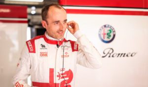 Robert Kubica wystartuje jutro w Formule 1 zastepujac Kimiego Raikkonena
