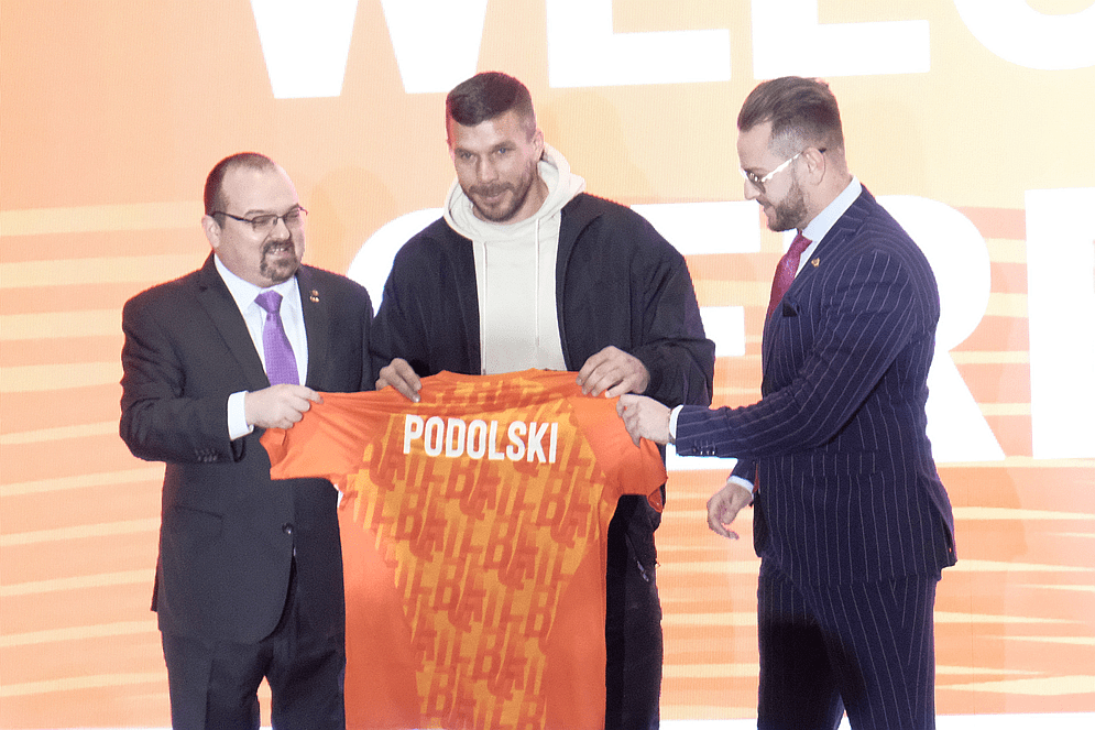 Lukas Podolski na otwarcie mistrzostw swiata w teqballu