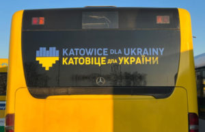 Autobusowy konwoj humanitarny w drodze z Katowic do Lwowa