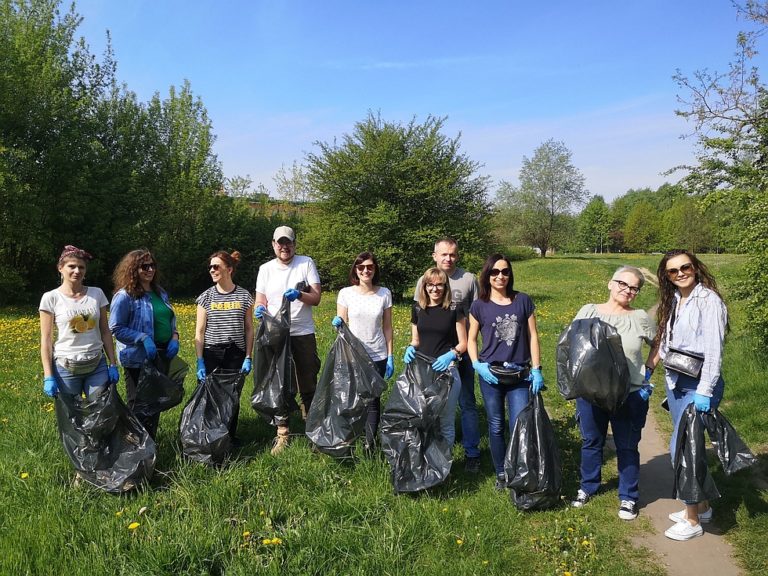 Dzien Sprzatania Ziemi hotelu Mercure Materialy prasowe Zakladu Zieleni Miejskiej w Katowicach 2022