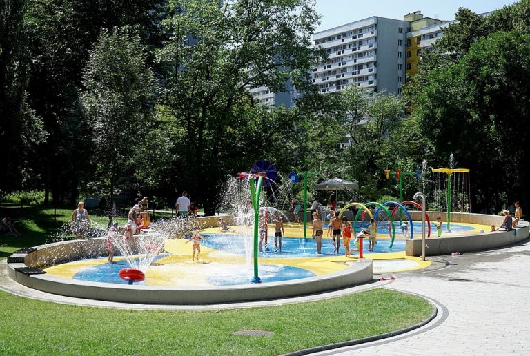 Wodny plac zabaw na os. Tysiaclecia fot. Dariusz Czapla