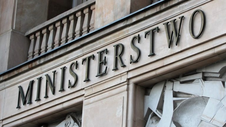 ministerestwo finansow budynek c mondaynews pl