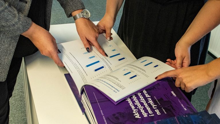 zakladanie firmy  anliza danych c mondaynews pl