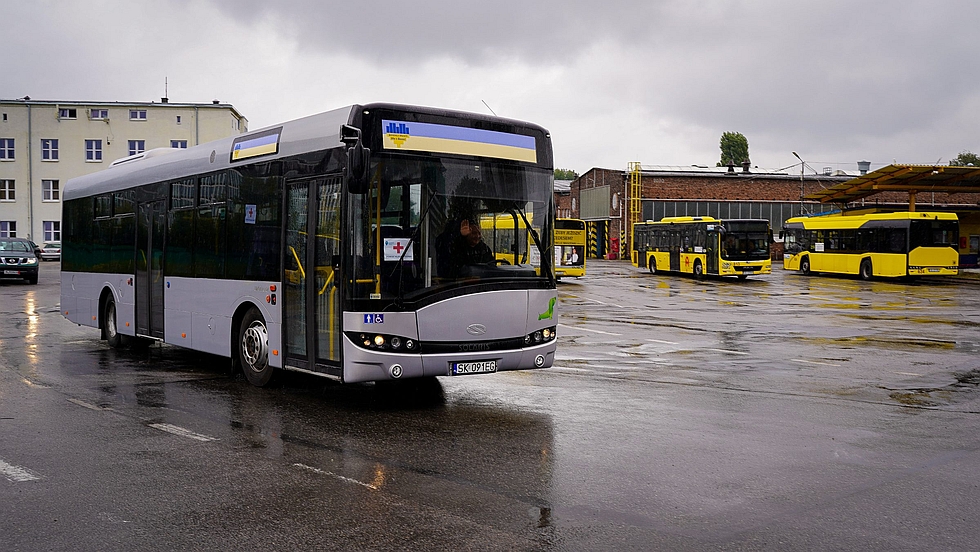 Autobus PKM będzie woził ukraińskie dzieci do szkół