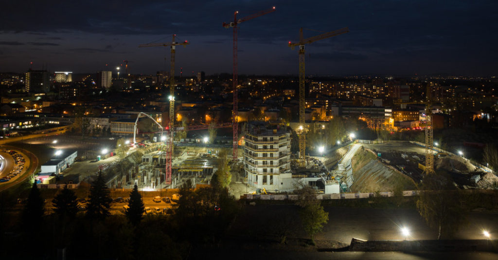 Budowa Atal Olimpijska w pazdziernikowa noc