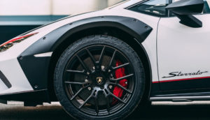 Bridgestone wspolnie z Lamborghini opracowal pierwsza na swiecie opone terenowa typu Run Flat dla modelu Huracan Sterrato