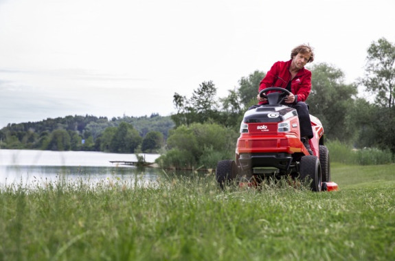 Multifunkcjonalne traktory ogrodowe ktore zadbaja o Twoj ogrod przez caly rok