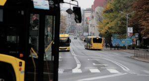 Wygraj jazde miejskim autobusem po zamknietym torze w Tychach. Metropolia gra z WOSP