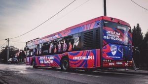 Czerwono niebieskie autobusy wyruszyly na ulice Czestochowy