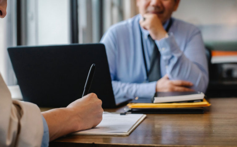 Rzucamy prace dla pieniedzy juz nie z powodu zlego szefa