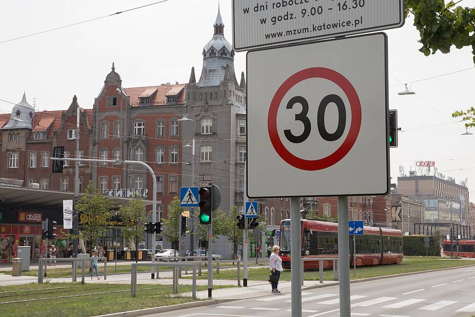 Strefy Tempo 30 w miescie dochodzi do mniejszej liczby wypadkow Fot. UMK
