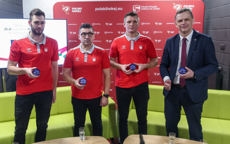 Ostatni miesiac przygotowan Polakow przed walka o hokejowe marzenia