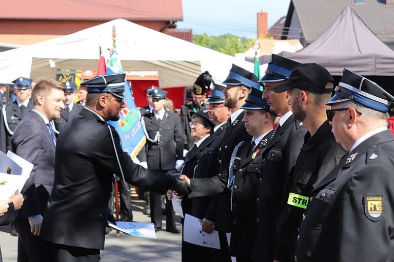 Prezydent Katowic Marcin Krupa wspiera dzialalnosc Strazy Pozarnej w Katowicach fot. KAW