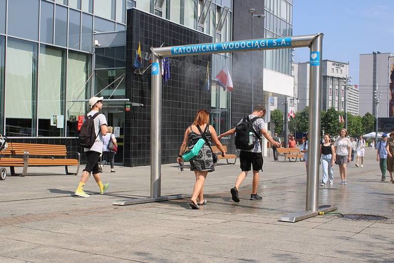 Kurtyna wodna na katowickim Rynku Fot. KAW