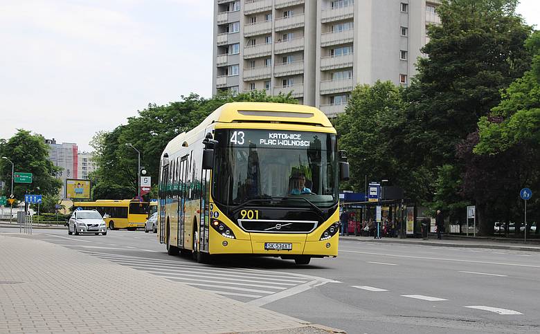 Nowe autobusy hybrydowe wożą już mieszkańców Katowic fot. KAW