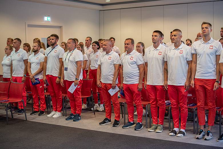 Reprezentanci Polski złożyli ślubowanie przed Drużynowymi Mistrzostwami Europy 2023 fot Tomasz Kasjaniuk