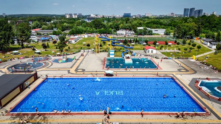 Basen Bugla jest dostępny przez cały okres wakacyjny Fot KAW