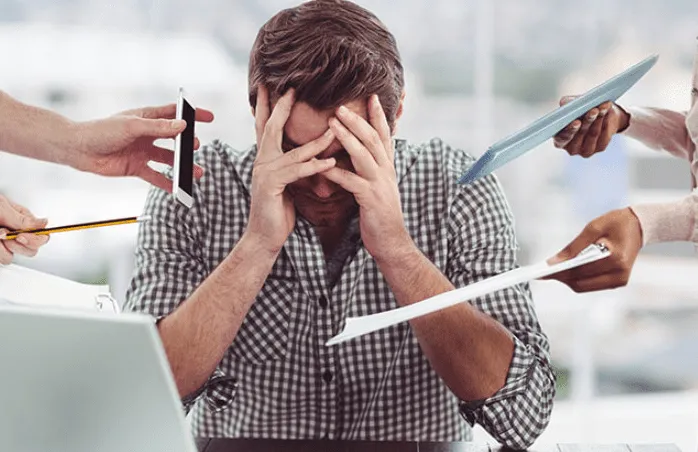 Stres i niepewnosc to glowne emocje na mysl o powrocie do biur