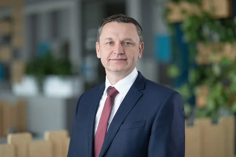 Maciej Chmielewski Senior Partner Dyrektor Dzialu Powierzchni Logistycznych i Przemyslowych w Colliers