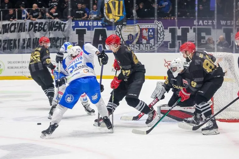 Drugi Hokejowy Polfinal Pucharu Polski. Unia pokonala Cracovie