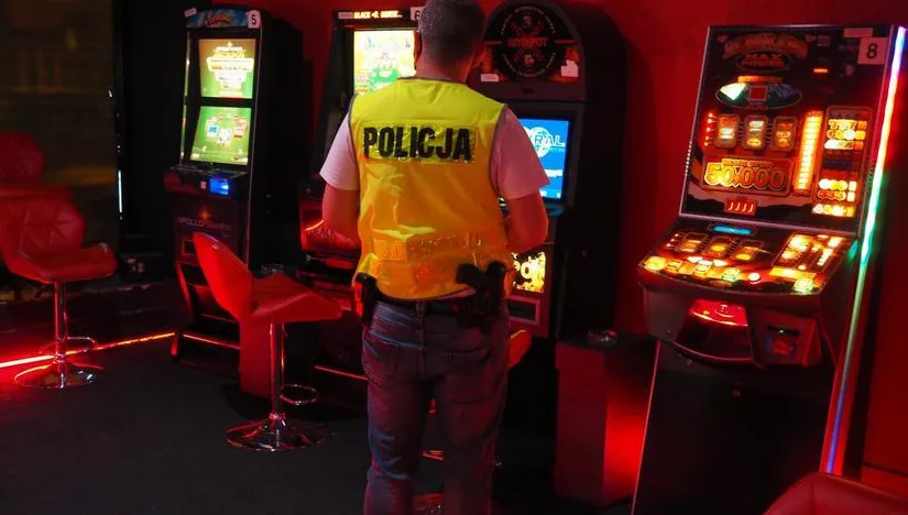 Nielegalny hazard policja automaty