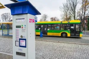 Na Razie Pasazerowie Moga Kupowac Bilety W 12 Solarnych Biletomatach W Bieruniu Chorzowie Czeladzi Gliwicach Laziskach Gornych Mikolowie Psarach Swierklancu I Tarnowskich Gorach