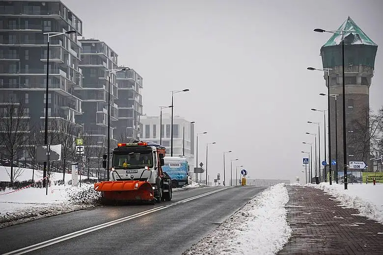 Pierwsza Dzielnica W Katowicach Ponad 21000 Kilometrow I Prawie 1600 Ton Soli Na Walke Ze Sniegiem W Ostatnich Dniach Fot. KAW 1