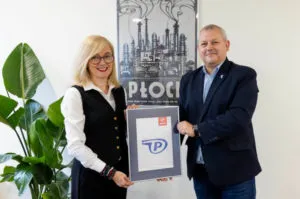 ORLEN Przekazal Wisle Plock Legendarny Herb Petrochemii Plock
