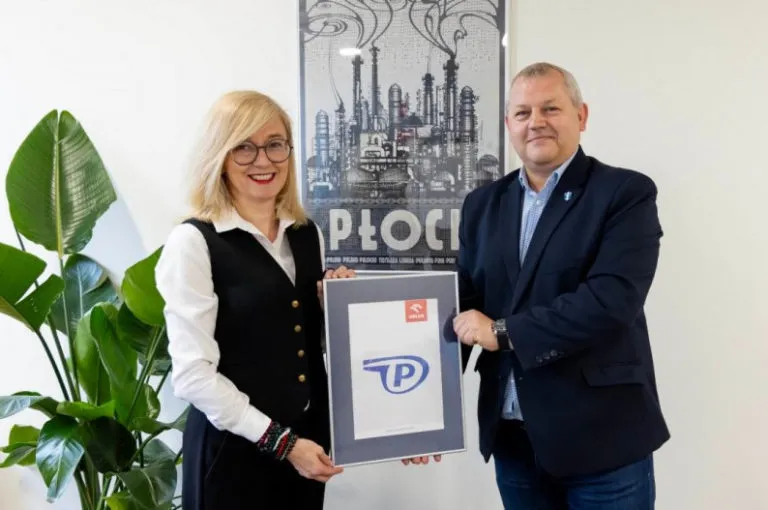 ORLEN Przekazal Wisle Plock Legendarny Herb Petrochemii Plock