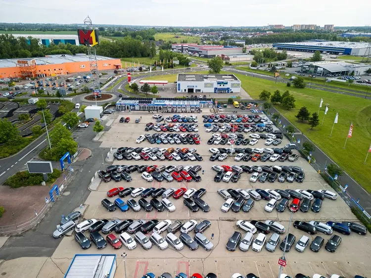 Nowe Centrum AAA AUTO W Zabrzu. 800 Samochodow I Energooszczedna Infrastruktura
