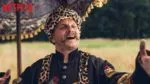 Bartlomiej Topa Jako Jan Pawel W Serialu 1670 Fot Youtube Netflix