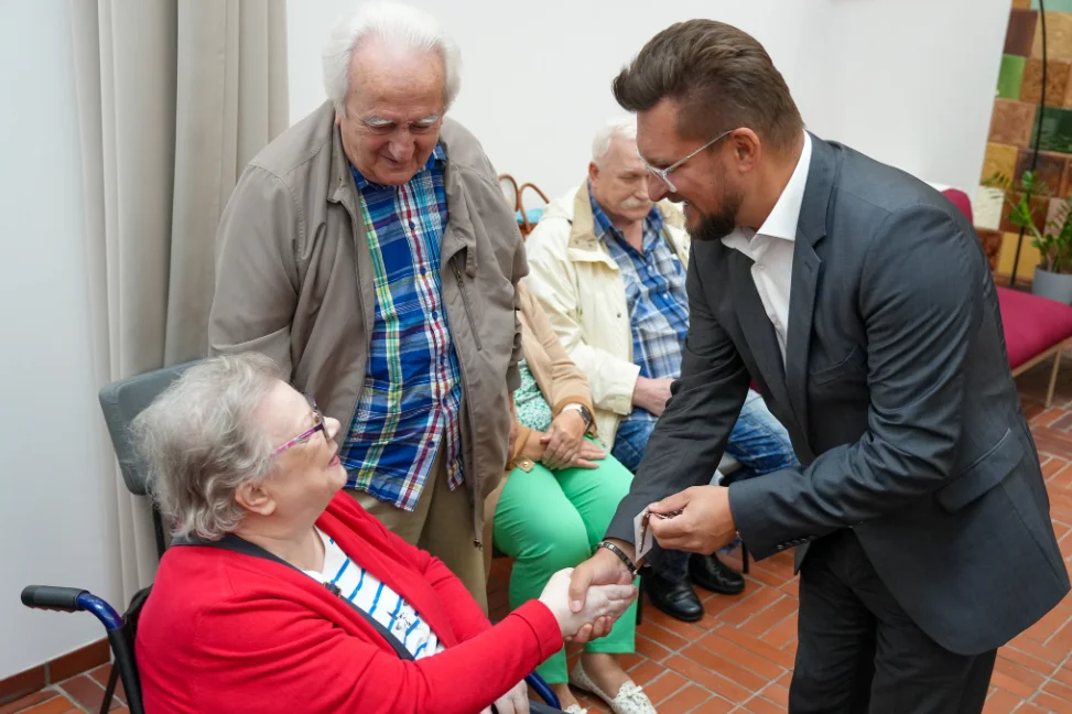 Marcin Krupa Prezydent Katowic Wreczyl Nowym Mieszkancom Klucze Do Lokali Przy Ul. Mariackiej 30 32 I 34 Fot. K. Kalkowski