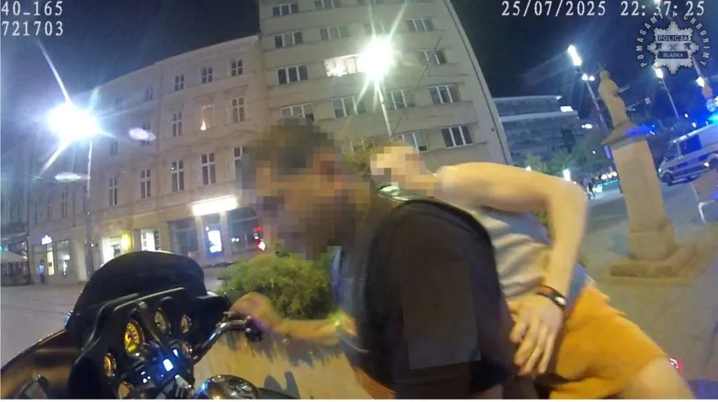 Katowice Nietrzezwy Obywatel Belgii Kierowal Motocyklem Bez Kasku I Przewozil Pijanego Pasazera Fot Slaska Policja