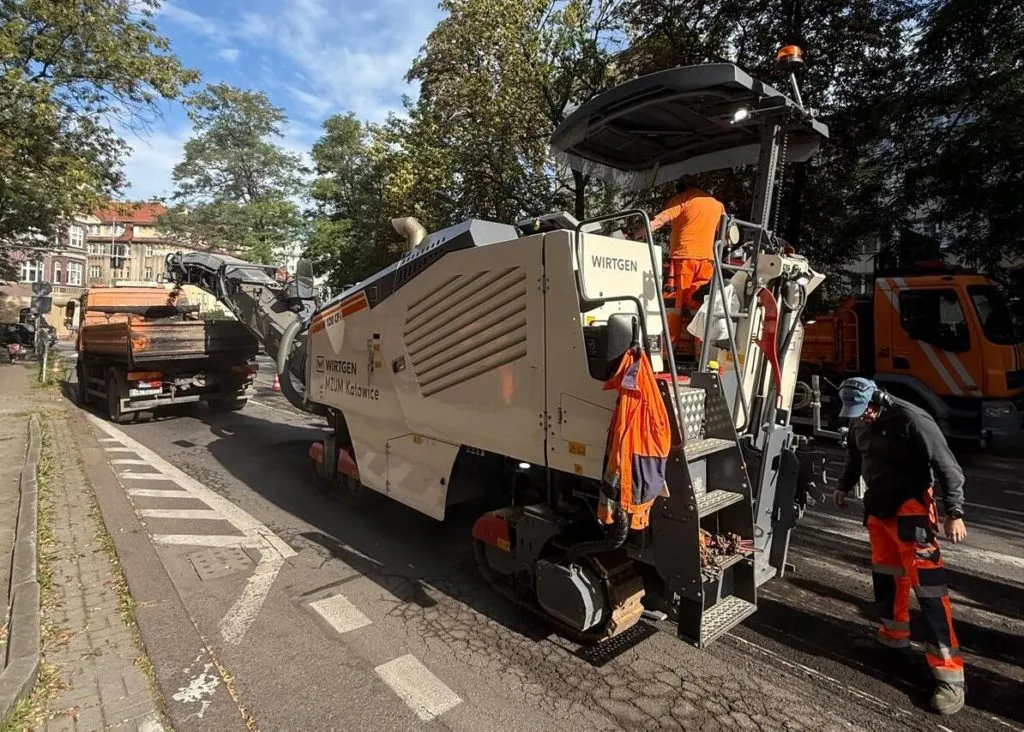 Katowice. Prace Drogowe Przy Ulicy Poniatowskiego 2
