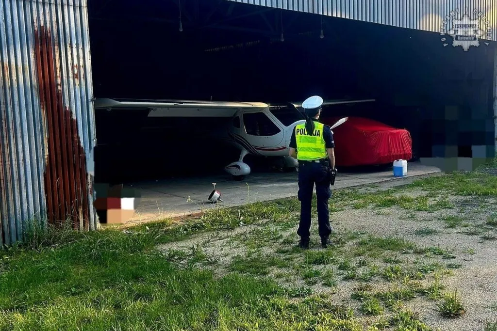 Pilot Pod Wplywem Alkoholu Wyladowal Na Muchowcu. Sprawa Zajmuje Sie Policja 1