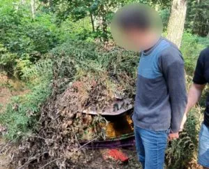 Ukrywal Sie W Szalasie Pod Papro
