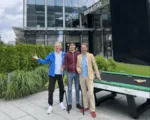 Bilard Laczy Pracownikow Biurowych W Przerwie Na Lunch