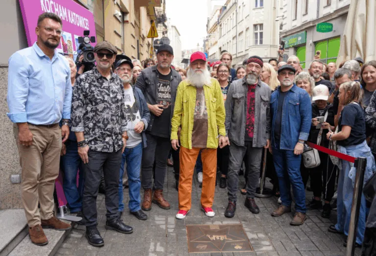 Lsniaca Gwazda Dzemu Na Ulicy Staromiejskiej W Katowicach Fot. K. Kalkowski