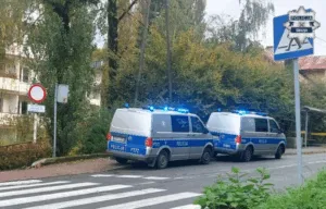 Nie Zyje 88 Letni Mezczyzna Potracony Przez Cofajacy Samochod Na Parkingu W Cieszynie