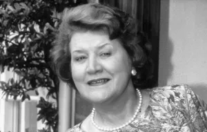 Patricia Routledge