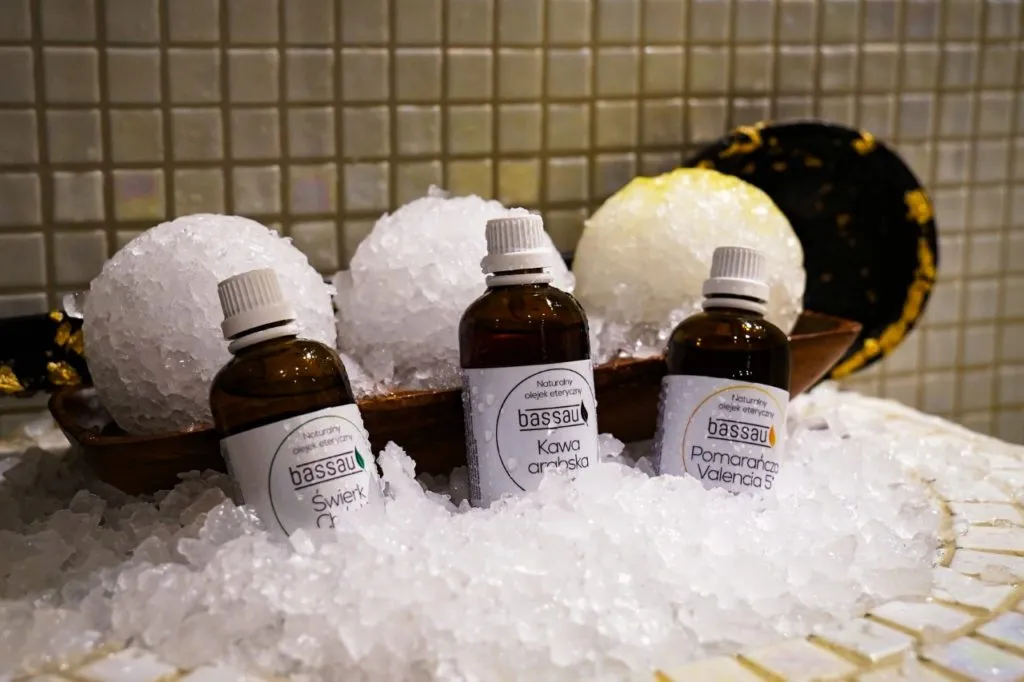 Kazdy Znajdzie Cos Dla Siebie — Wykorzystywane W Seansach Olejki Eteryczne Sa Naturalne. Fot. KAW