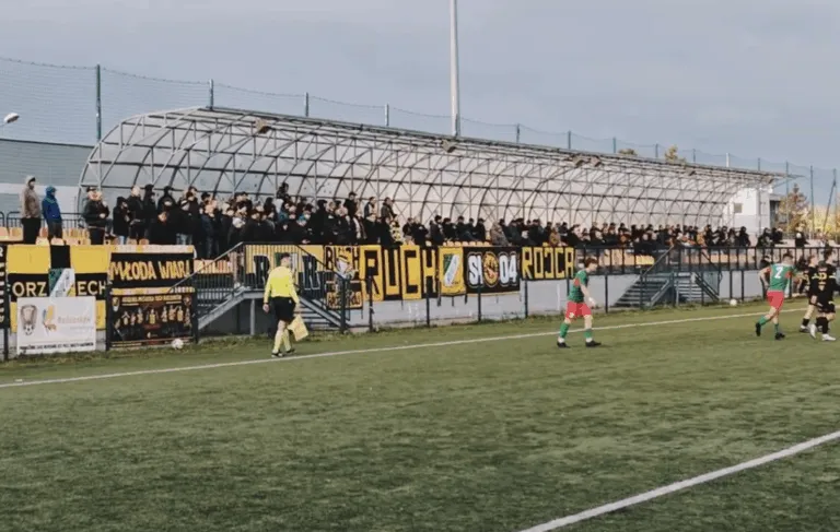 Nowa Piosenka Kibicow Ruchu Radzionkow Zyskuje Uznanie Wsrod Fanow Pilki W Calej Polsce