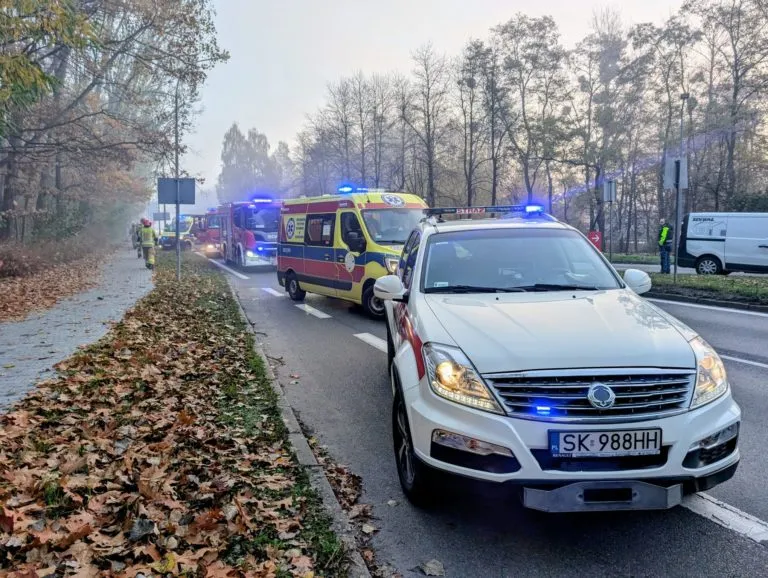 Zderzenie Autobusu Z Renault Na Skrzyzowaniu Markiefki I Rozdzienskiego W Katowicach