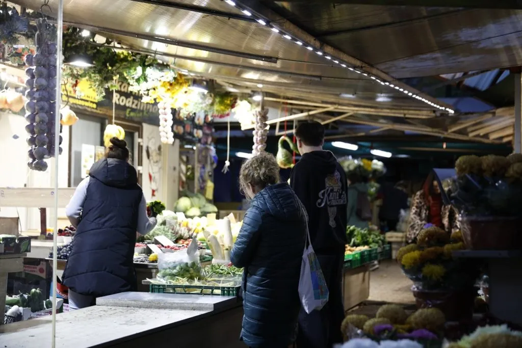 6 Grudnia Po Zmroku Odwiedz Targ 1