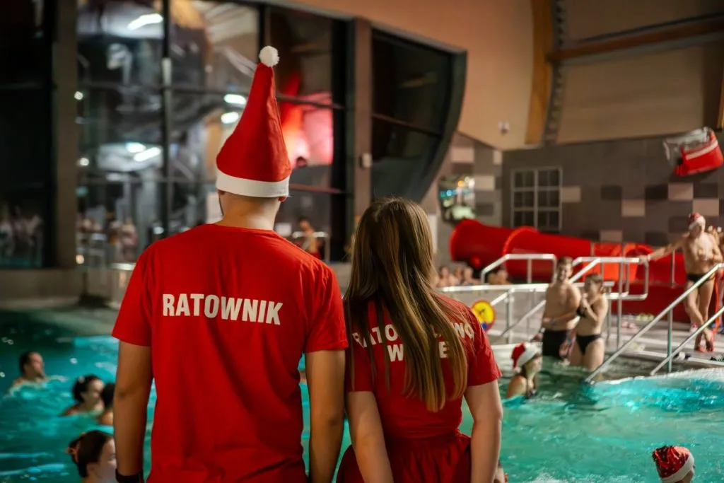 Basen Zadole Zamienil Sie W Wiec