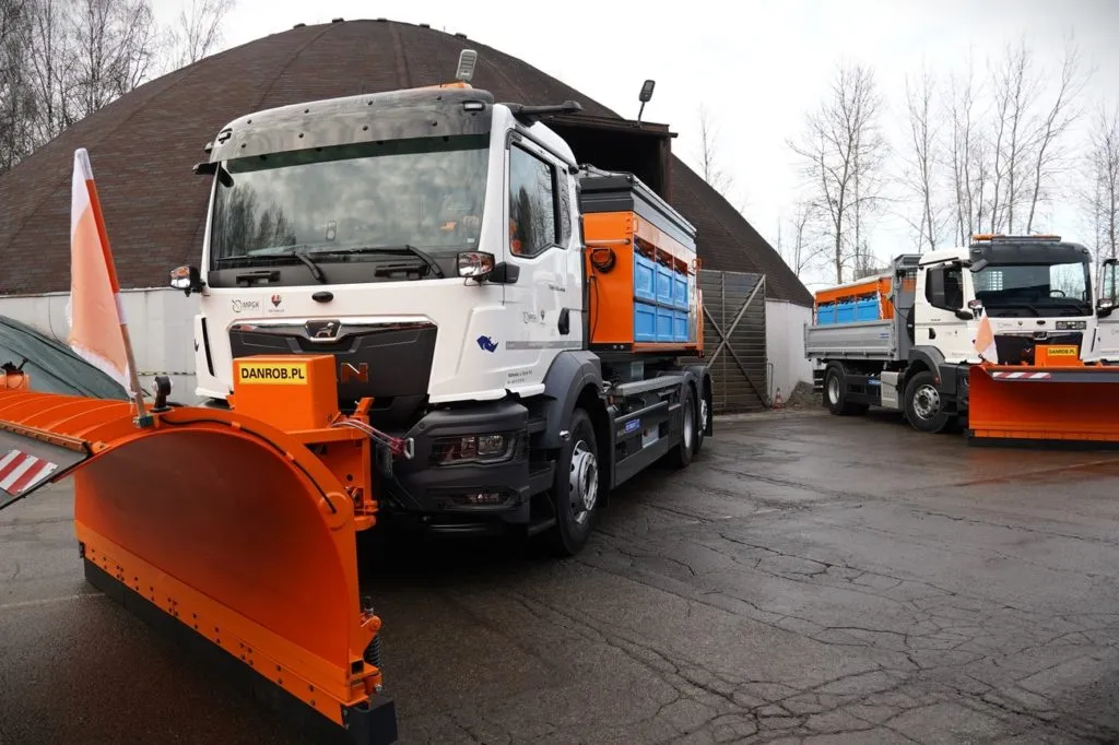 Dwa Specjalistyczne Pojazdy Do Z