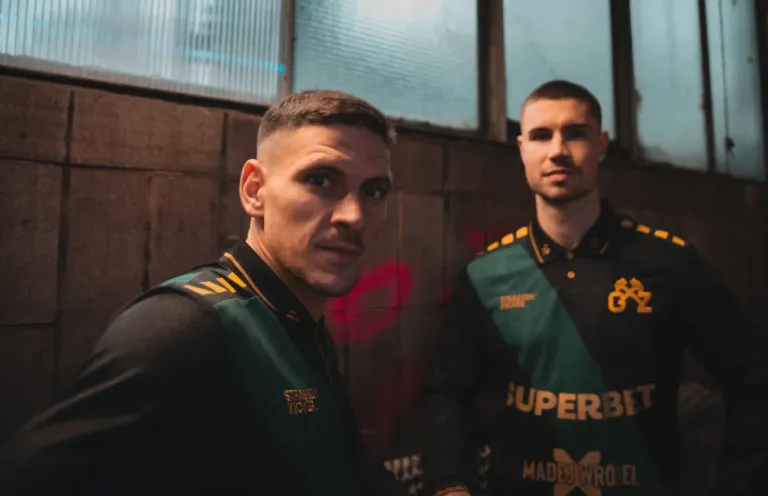 Gornik Zabrze Zaprezentowal Barborkowa Koszulke Przygotowana Na Mecz Z Lechia Gdansk 1