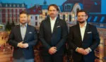 Od Lewej Maciej Biskupski Wiceprzewodniczacy Zarzadu Gornoslasko Zaglebiowskiej Metropolii Sebastian Swiderski Prezes PZPS Oraz Marcin Krupa Prezydent Miasta Katowice. Fot. Kamil Kalkowski
