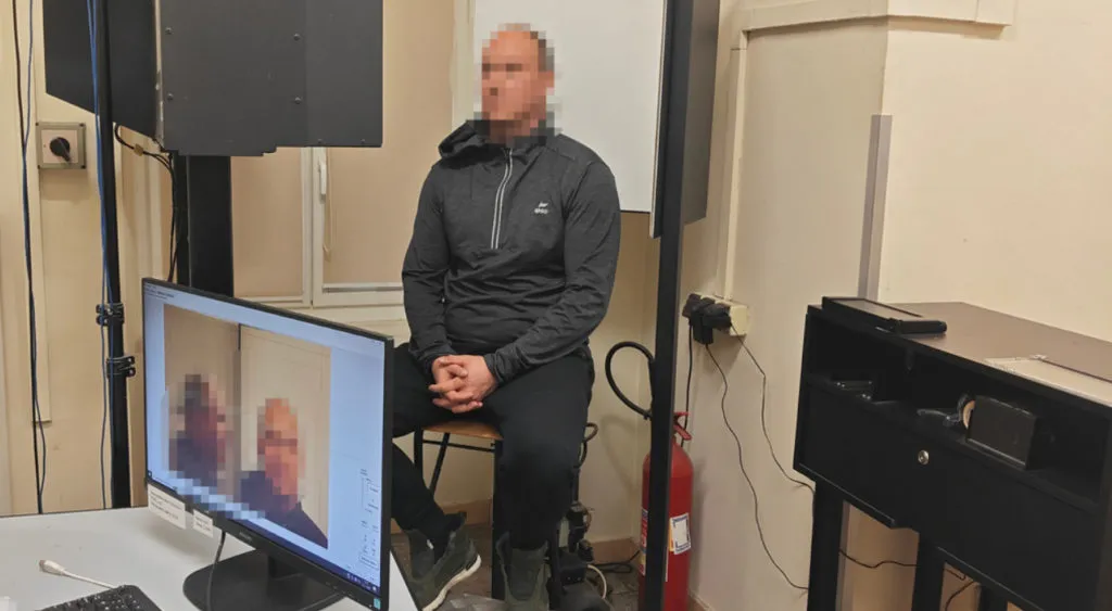 Podrozowali Po Europie Z Detektorem Urzadzen Szpiegowskich I Sprzetem Hakerskim Fot Policja Warszawa 3